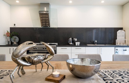 Rye Casa | Hideout in Rye - Luxury resort style holiday home with Pool/Spa & Tennis Court