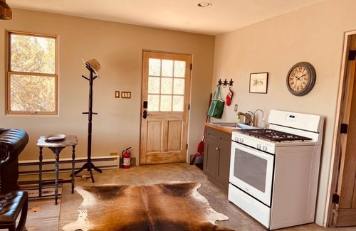 Cerrillos Cabaña | Hideway Casita at Galisteo Creek Stables