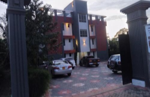 Kireka Apartamento | Hidey Penthouse with Scenic Lounge