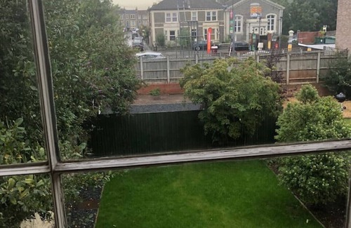 Cotham Casa | higgihaus 7 Bed Sleeps up to 18 Big Groups