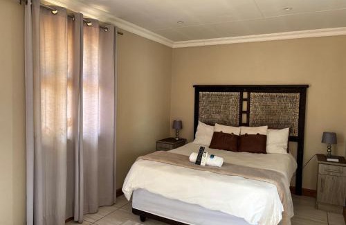 Upington Cabina | High Breeze Lodge