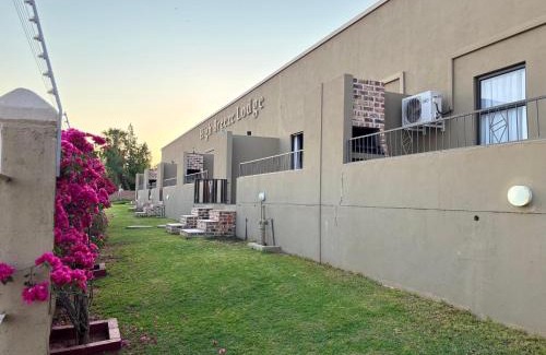 Upington Cabina | High Breeze Lodge