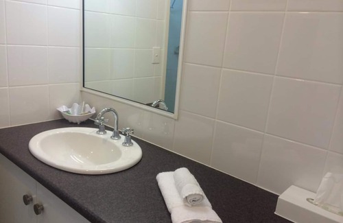 Bright Hotel | High Country Motor Inn