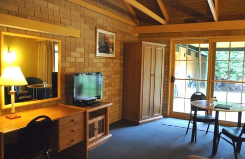 Bright Hotel | High Country Motor Inn
