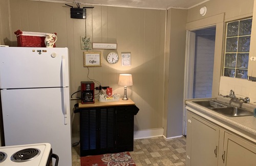 Winslow Cabaña | High desert cottage nestled in the heart of historic Winslow