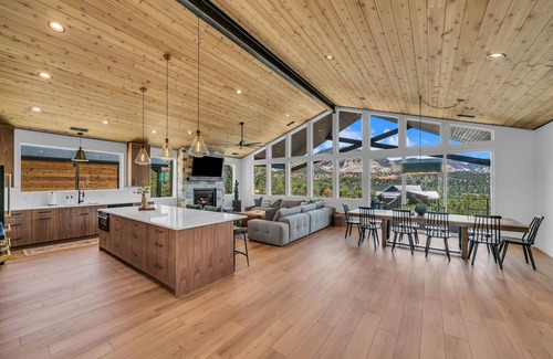 Orderville Cabina | High Desert Home | Modern Luxury Near Zion NP