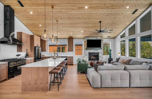 Orderville Cabina | High Desert Home | Modern Luxury Near Zion NP