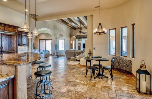 Rio Rancho Casa | High Desert Mountain View 4bd/5ba Tranquil Retreat