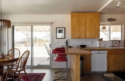 Landers Cabina | HIGH DESERT VISTAS 1960 HOMESTEAD CABIN ON 5 ACRES