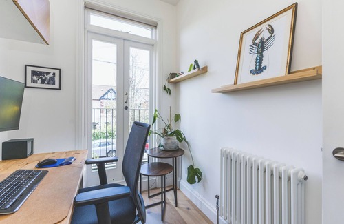 Mortlake Apartamento | High-End 2BR/2BA with Private Outdoor Space