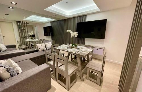 Don Bosco Apartamento | High-end 2BR Condo Boracay Tower - Azure Residences near Manila Airport