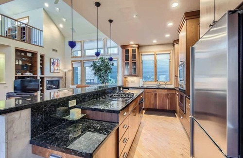 Cherry Creek Casa | High-End 4BD Executive Retreat in N Cherry Creek