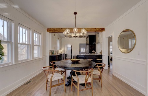 Norman Casa | High End Campus Cottage 5 Star - King Bed, 3 Bedrooms, 1.5 Bath, Newly Remodeled