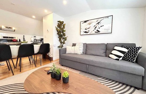 Arlington Apartamento | High-End Condo with Modern Flair