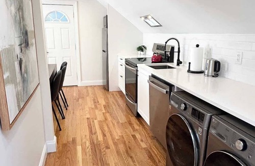 Arlington Apartamento | High-End Condo with Modern Flair