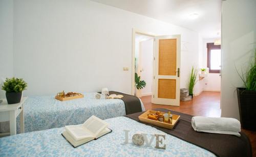 Carretera de Cadiz Apartamento | High-End Corner Stay with FREE Parking - Malaga