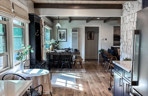 Carnelian Woods Casa | The cutest little lakeview cabin! Walk to Beaches + Restaurants