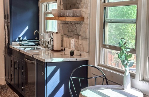 Carnelian Woods Casa | The cutest little lakeview cabin! Walk to Beaches + Restaurants