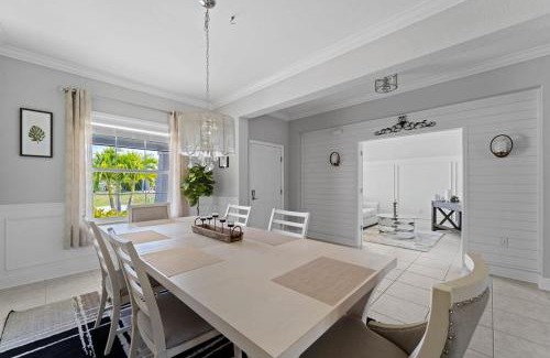 South Gulf Cove Casa | High-End Gulf Getaway with Pool & Hot Tub