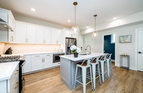 Saint Joseph Casa | High End Home in St Joseph, MI with Water Views & Pool! 7 night minimum.
