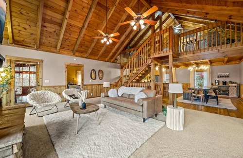 Wears Valley Apartamento | High-end Luxury Cabin Sauna Hot Tub Gameroom