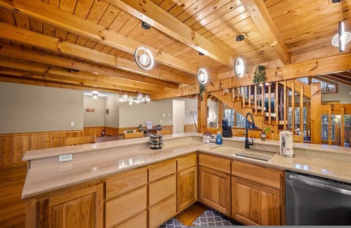Wears Valley Apartamento | High-end Luxury Cabin Sauna Hot Tub Gameroom