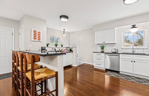 Taylor Casa | High End Finishes - Entire 3 Bed 2 Bath Ranch Home