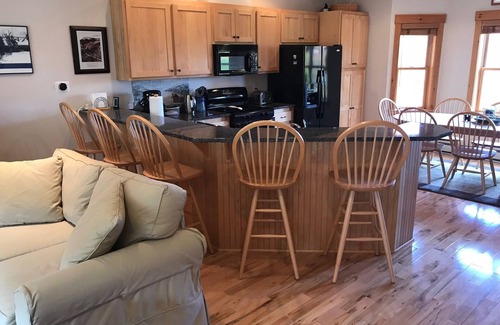 Carrabassett Valley Condominio | High End Ski In / Ski Out Timbers Townhouse W / ubicación y vistas fantásticas!