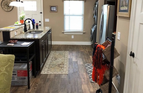 Auburn Casa | High End Townhouse 12 min walk to Campus and Downtown