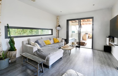 Teyran Casa | Alojamiento de 3 habitaciones en Teyran