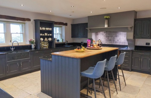 Bretherdale Cabaña | HIGH FELLSIDE HALL, family friendly, with pool in Sedbergh