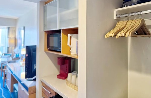 Honolulu Apartamento | High FL-31st Ala Moana Hotel Premium Double Room with Partial Ocean Views