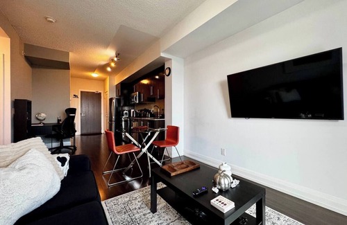 Thornhill Condominio | High Floor Beautiful View Condo in Thornhill