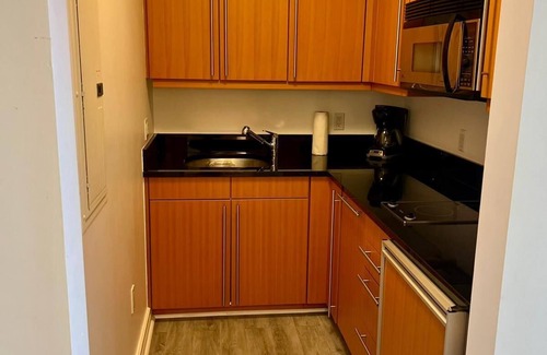 Brickell Apartamento | High floor modern studio on Brickel at Four Season luxury condo hotel