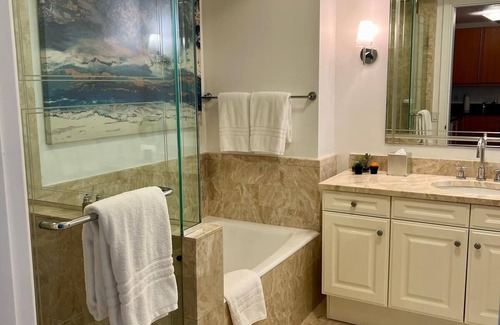 Brickell Apartamento | High floor modern studio on Brickel at Four Season luxury condo hotel