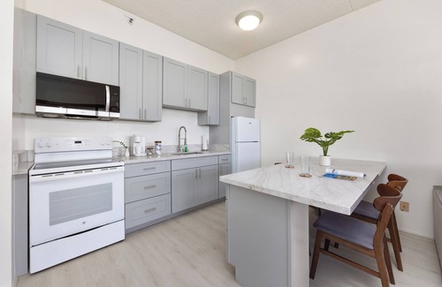 Waikiki Apartamento | High Floor Mountain View with 2 Double Beds and Parking
