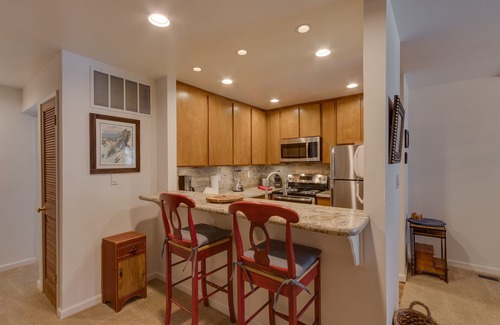 Carnelian Woods Casa | Terreno alto: 4 dormitorios, 2 baños adosados en Carnelian Bay, capacidad para 8