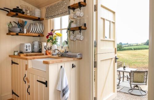 Ashbourne Casa | High Grounds Shepherd's Hut