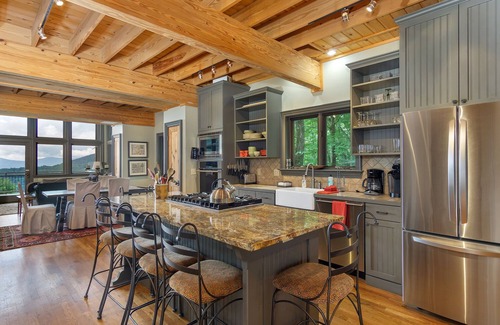Black Mountain Cabina | High Haven | Breathtaking Mountain Views!