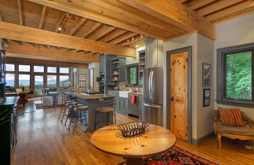 Black Mountain Cabina | High Haven | Breathtaking Mountain Views!