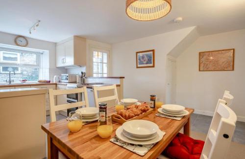 Hawes Casa | High House