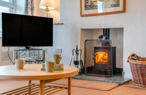 Hawes Casa | High House