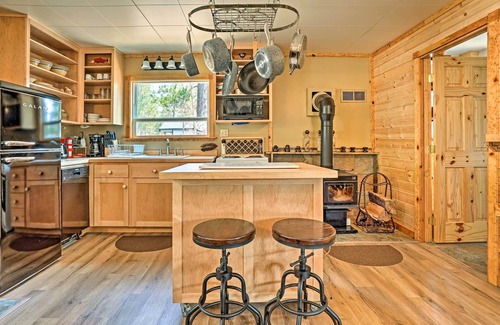 La Pine Cabina | High Lakes Hideaway: La Pine Fishing Cabin!