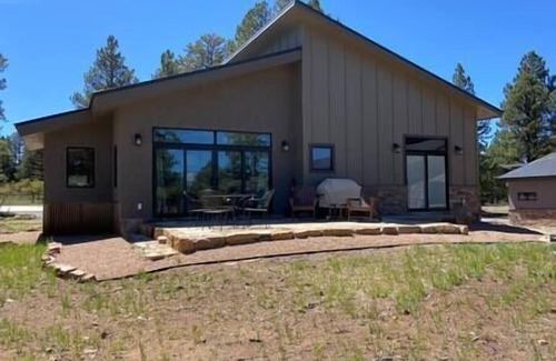 Loghill Village Villa | High Pines Villas STR2023-053