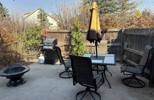 Laramie Cabaña | High Plains Getaway 4-bedroom 2 full bath in Laramie.