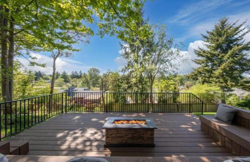 Riverview Casa | High Point Guesthouse - Next to Seattle Chinese Garden