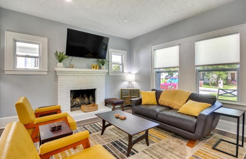 High Point Casa | High Point Vacation Rental with Private Deck and Yard!