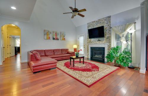 High Point Casa | High Point Vacation Rental with Private Deck!