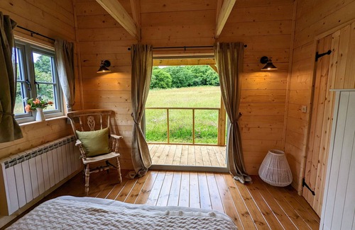 Holsworthy Cabina | High quality lodge in secluded field
