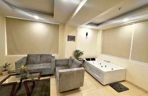 Chandigarh Apartamento | High Rise Lavish Room with Jacuzzi & Amazing View in zirkapur